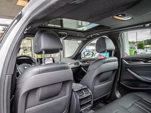 Used 2019 BMW 530i w/ Convenience Package RWD image 44