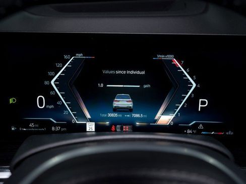 Used 2023 BMW X7 xDrive40i w/ M Sport Package image 21