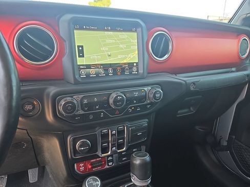 Used 2020 Jeep Gladiator Rubicon AWD/4WD image 24