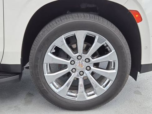 Used 2021 Cadillac Escalade Sport w/ LPO, Illumination Package image 10