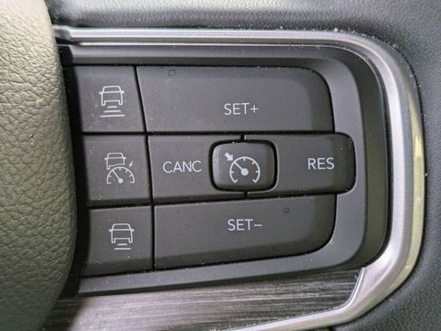 Used 2024 Jeep Wagoneer L Series II image 20