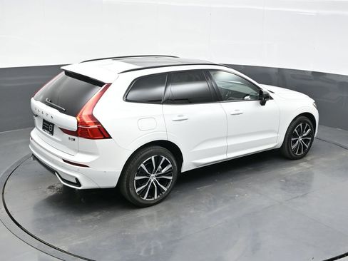 Used 2024 Volvo XC60 B5 Plus image 39