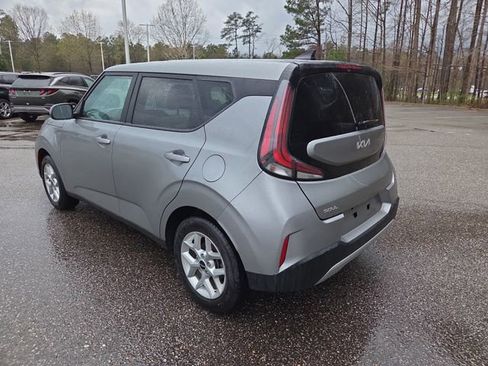 Used 2025 Kia Soul LX w/ LX Technology Package image 5