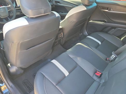 Used 2025 Toyota Camry SE image 8
