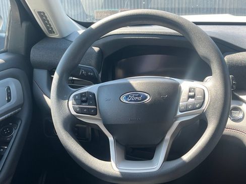Used 2026 Ford Explorer Active AWD/4WD image 28