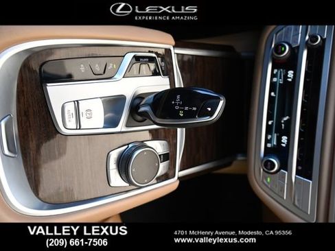 Used 2022 BMW 750i xDrive AWD/4WD image 9