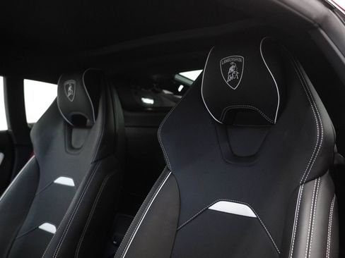 Used 2021 Lamborghini Huracan EVO image 16