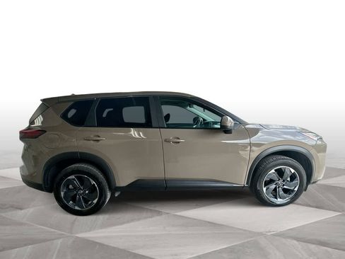 Used 2025 Nissan Rogue SV FWD image 9