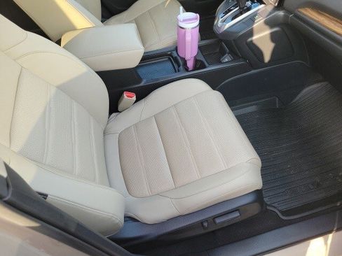 Used 2017 Honda CR-V Touring image 8