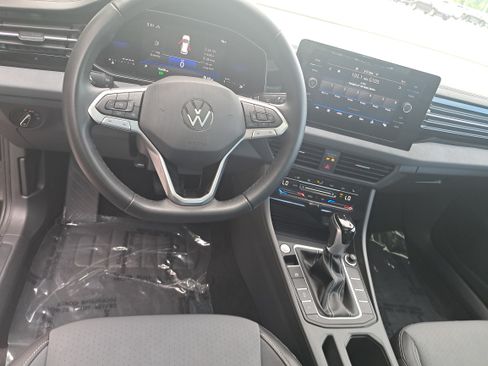 Certified 2026 Volkswagen Jetta SE FWD image 17