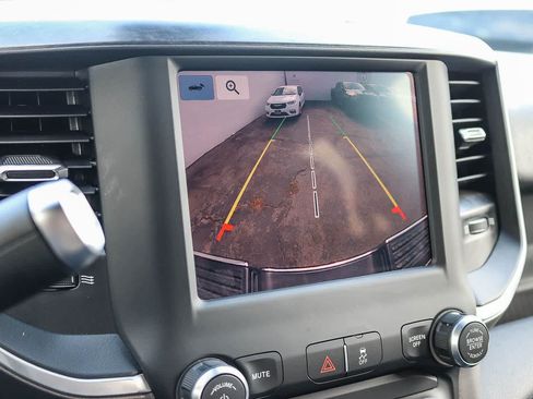 Used 2022 RAM 2500 Big Horn AWD/4WD image 25