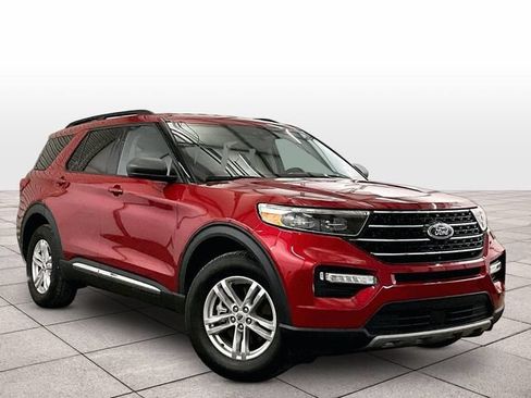 Certified 2023 Ford Explorer XLT w/ Equipment Group 202A AWD/4WD image 2