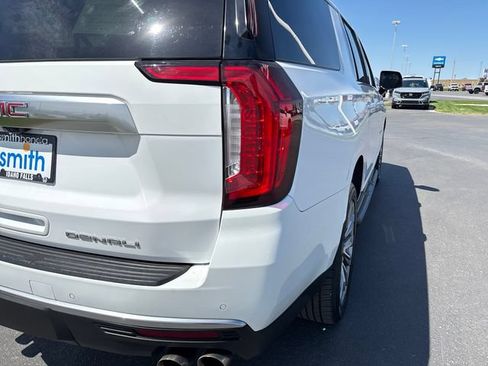 Used 2021 GMC Yukon XL Denali w/ Advanced Technology Package AWD/4WD image 32
