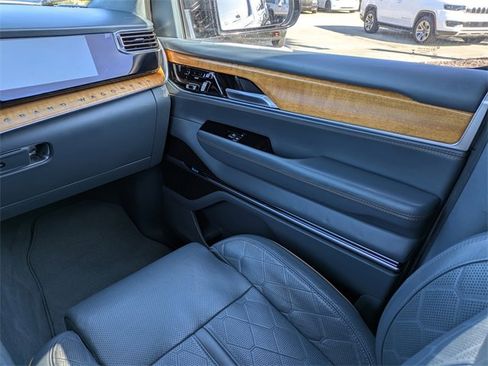 Used 2022 Jeep Grand Wagoneer Series III w/ Rear Seat Video Group 1 image 22