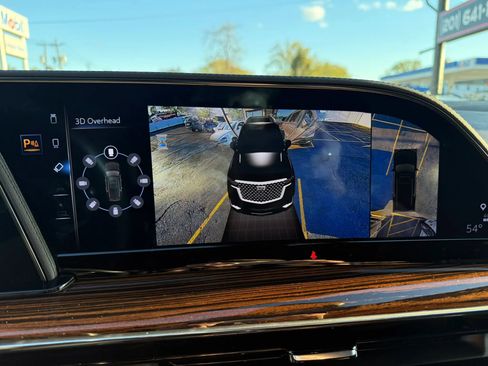 Used 2023 Cadillac Escalade ESV Premium Luxury image 38