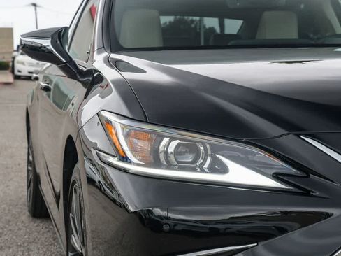Used 2024 Lexus ES 350 w/ Premium Package FWD image 4