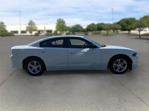Used 2023 Dodge Charger SXT image 6