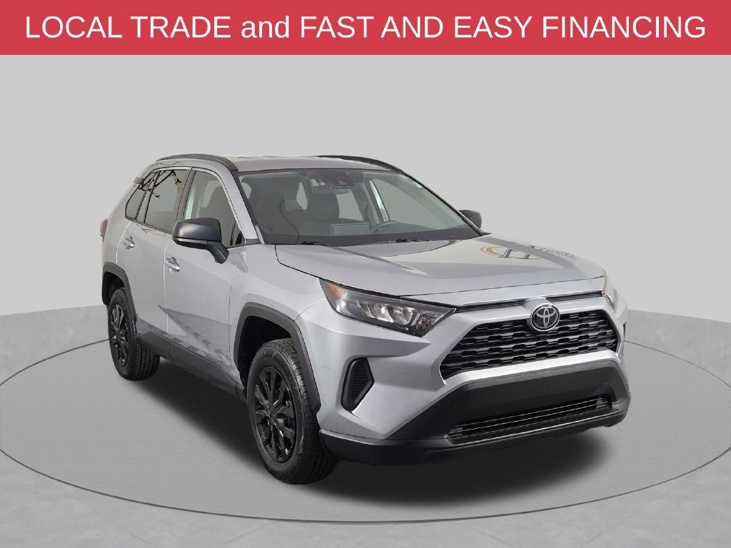 Used 2021 Toyota RAV4 LE FWD image 2