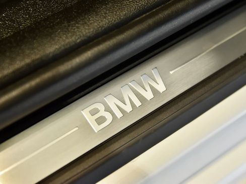 Used 2020 BMW 330i xDrive Sedan w/ Driving Assistance Package image 27