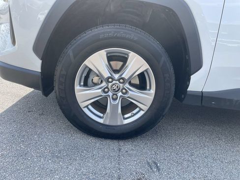 Used 2022 Toyota RAV4 LE AWD/4WD image 9