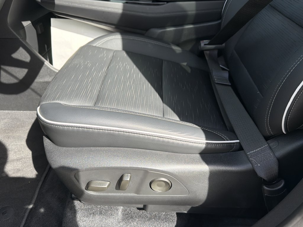 Certified 2025 Buick Enclave Sport Touring w/ Trailering Package, 5000 lbs. FWD image 22