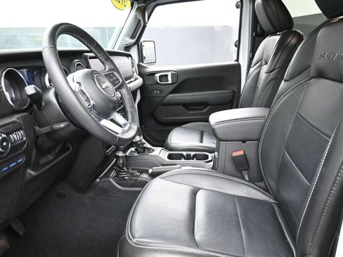 Used 2022 Jeep Wrangler Unlimited Sahara w/ Cold Weather Group image 15