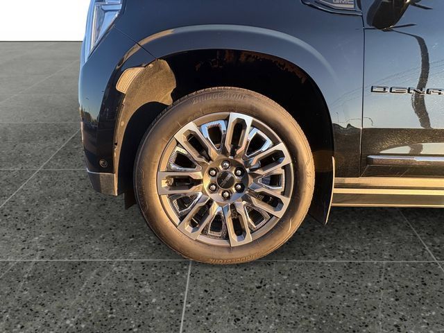Used 2024 GMC Yukon Denali Ultimate AWD/4WD image 16