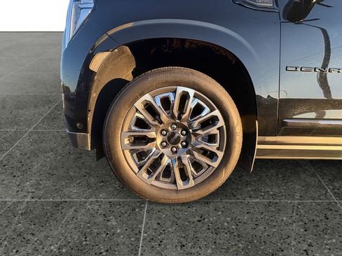Used 2024 GMC Yukon Denali Ultimate AWD/4WD image 16