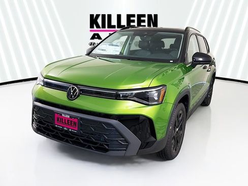 New 2026 Volkswagen Taos SE FWD image 3