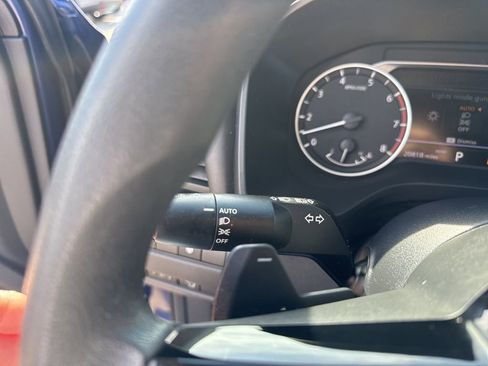 Used 2023 Nissan Rogue SV image 17