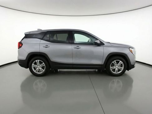 Used 2024 GMC Terrain SLE image 11