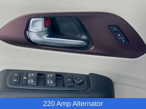 Used 2019 Chrysler Pacifica Limited w/ Tire & Wheel Group image 25