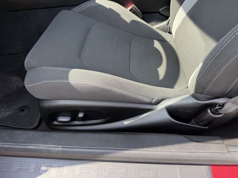 Used 2022 Chevrolet Camaro LT RWD image 27