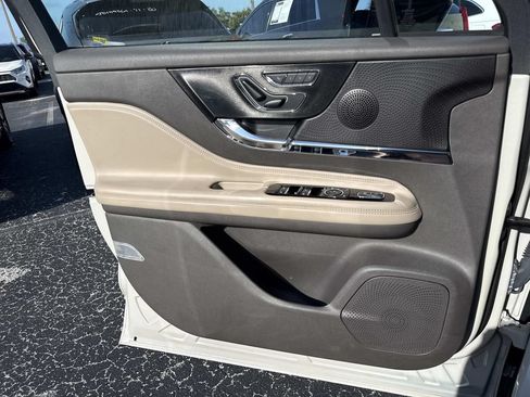 Certified 2023 Lincoln Corsair FWD image 18