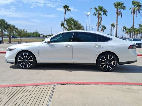 Used 2025 Honda Accord Touring image 3