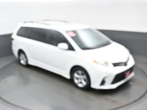 Used 2020 Toyota Sienna LE image 34