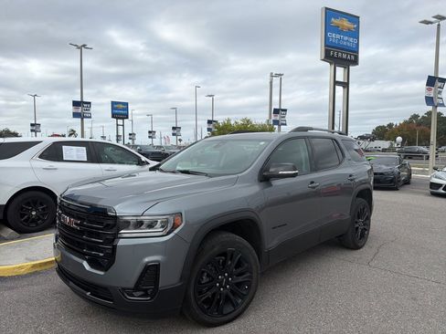 Used 2022 GMC Acadia SLT w/ Elevation Edition image 6