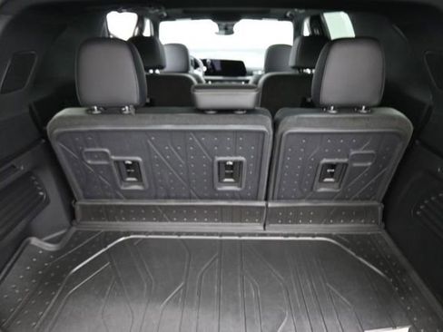 Used 2026 Chevrolet Traverse High Country FWD image 25