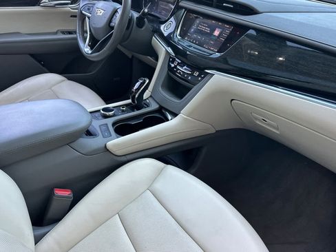 Used 2021 Cadillac XT6 Premium Luxury image 17