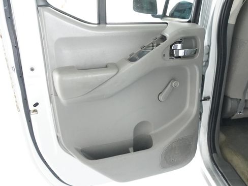 Used 2018 Nissan Frontier S RWD image 17