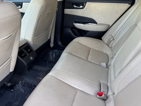 Used 2020 Honda Clarity Touring image 4