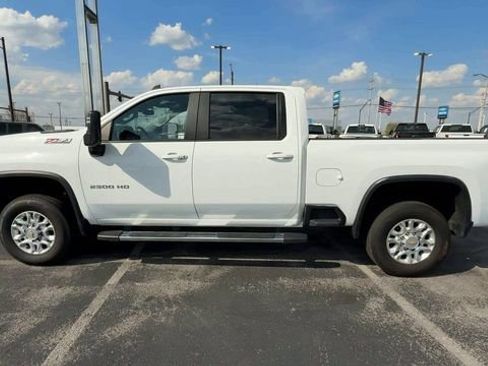 Used 2024 Chevrolet Silverado 2500 LT AWD/4WD image 5