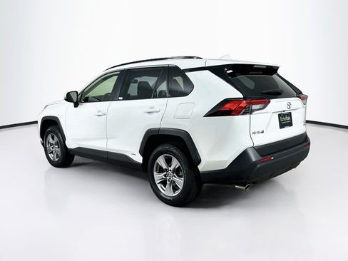 Used 2025 Toyota RAV4 XLE AWD/4WD image 5