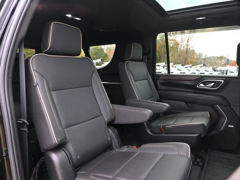 Used 2024 Chevrolet Suburban Premier w/ Premium Package 2 image 13