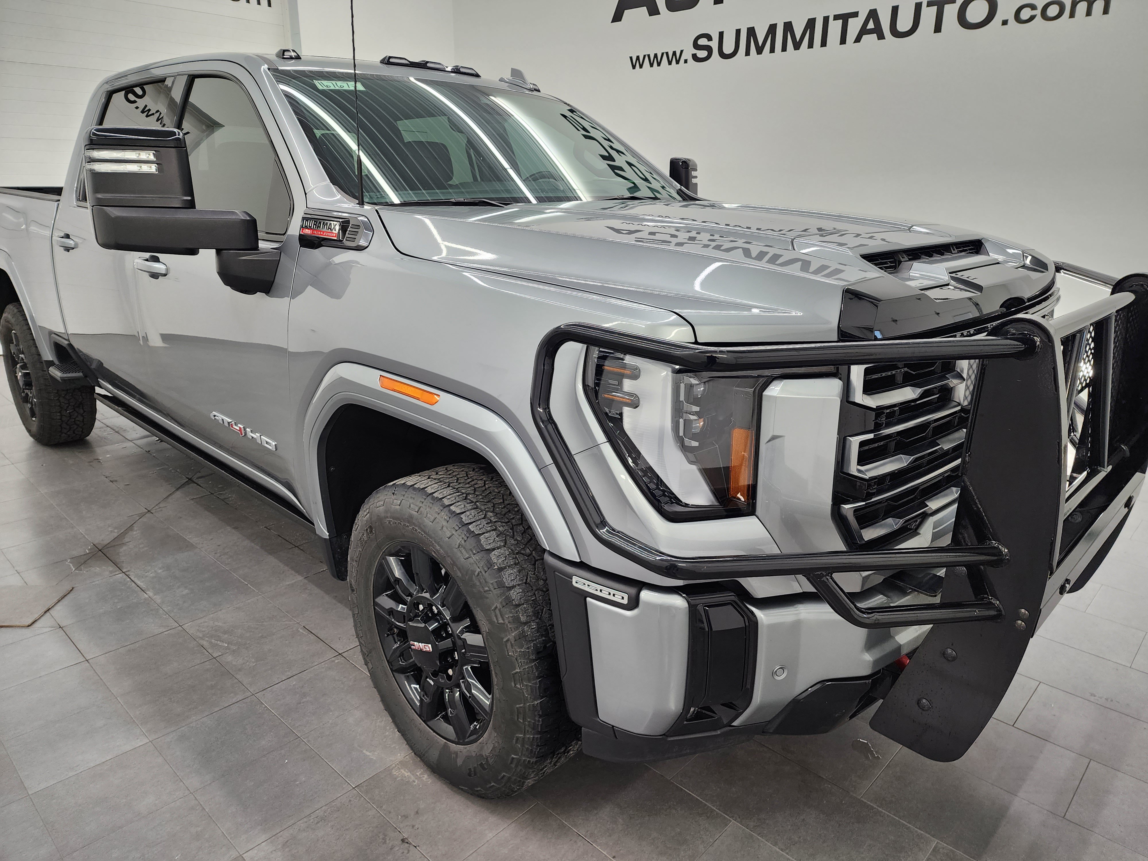Used 2025 GMC Sierra 2500 AT4 w/ AT4 Premium Plus Package AWD/4WD image 2
