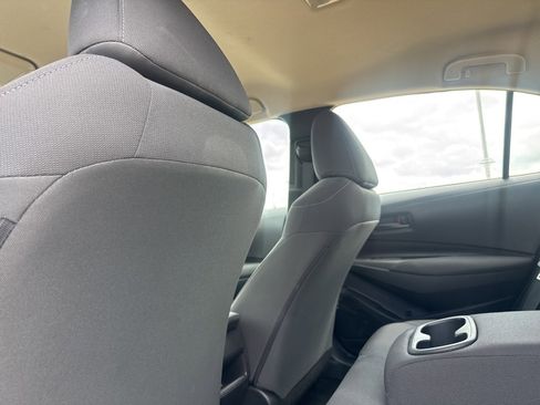 Used 2022 Toyota Corolla LE image 30