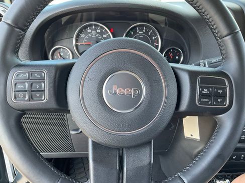 Used 2014 Jeep Wrangler Unlimited Sahara w/ Connectivity Group image 10