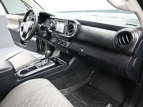 Used 2018 Toyota Tacoma SR w/ SR Convenience Package RWD image 17