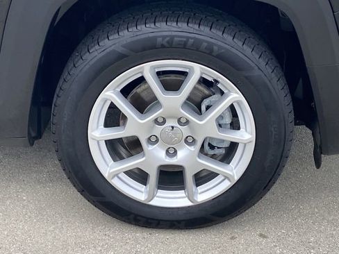 Used 2021 Jeep Renegade Latitude image 25