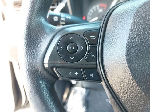 Used 2020 Toyota Corolla LE image 16